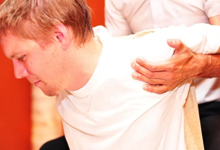 Thai Traditional Stretching Massage Therapy (Dry)